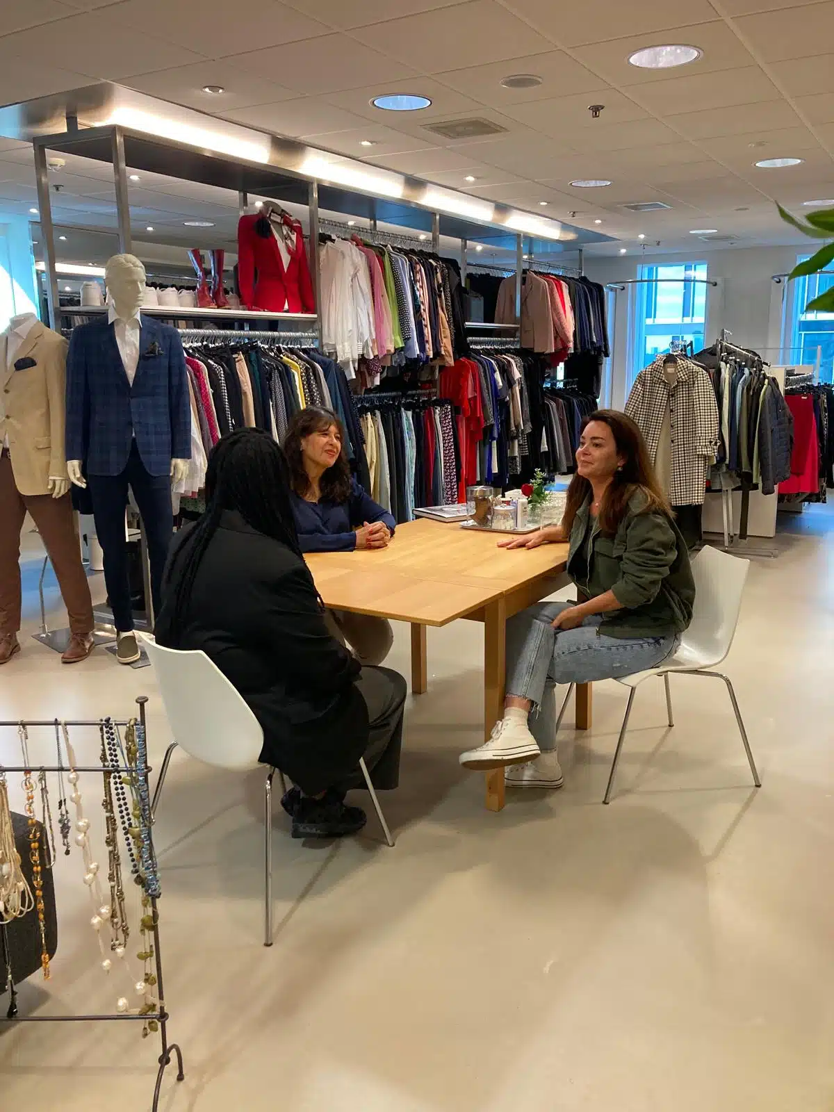 Merville bij Dress for Success Merville bij Dress for Success